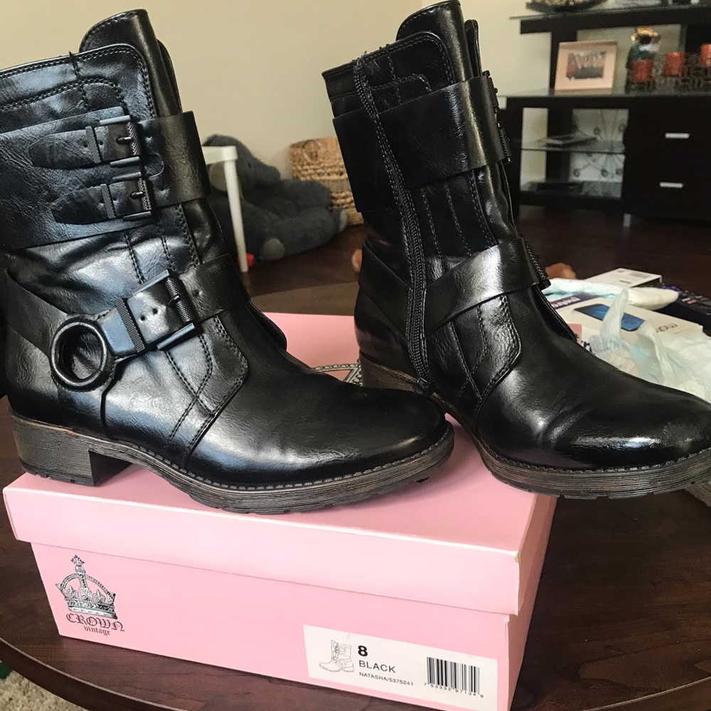 Crown vintage black Natasha bootie